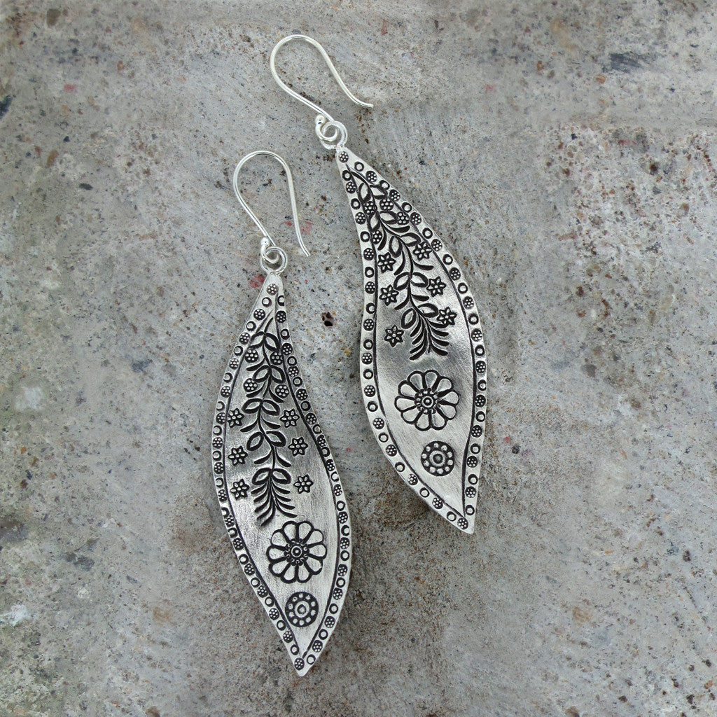 Bali tribal sterling silver flower pattern earings