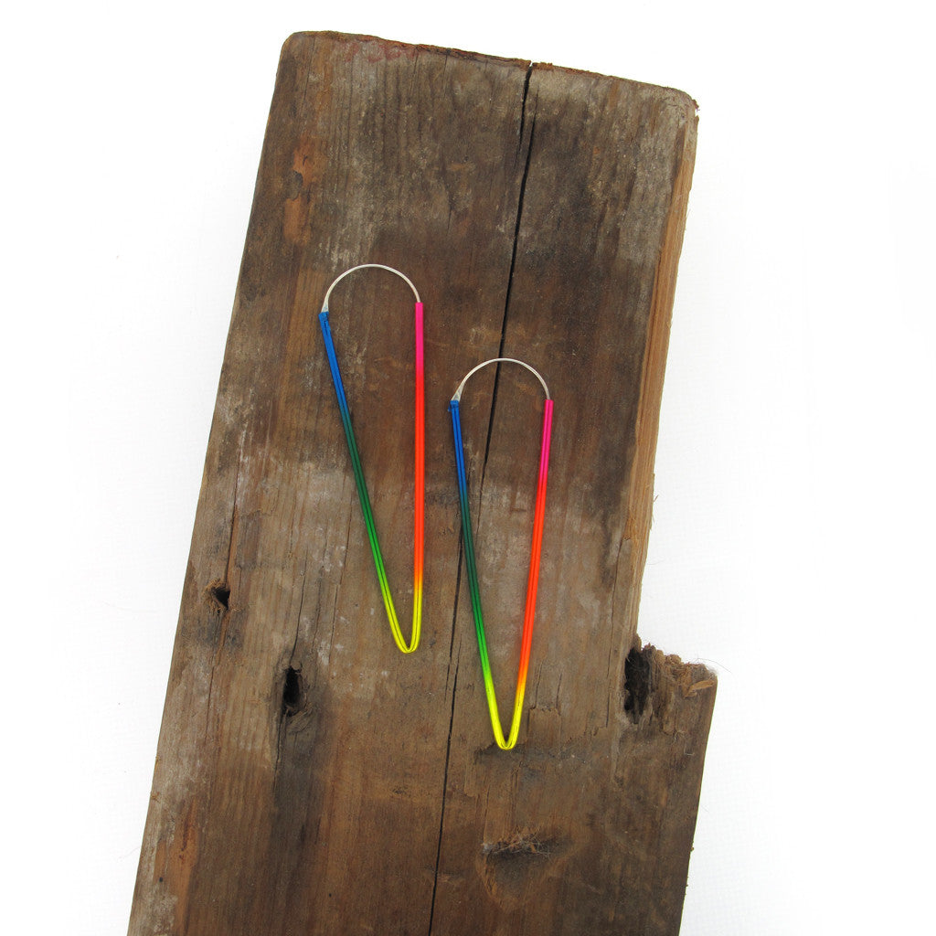 Rainbow sillver bended hoops